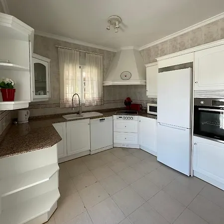 Cozy Vesta With Swimming Pool In Calpe