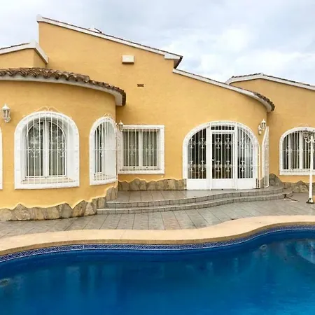 Villa Cozy Vesta With Swimming Pool In Calpe