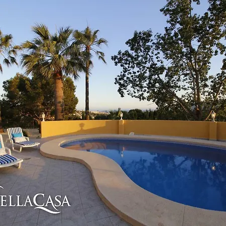 Cozy Vesta With Swimming Pool In Calpe